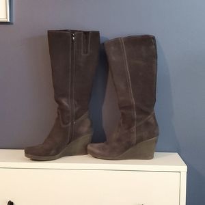 Suede Wedge boots